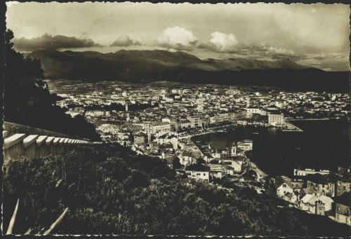 Split : [panorama]