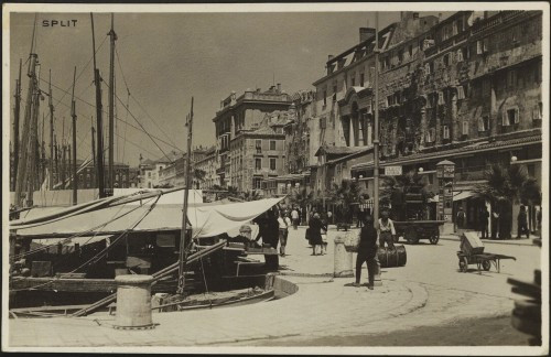 Split : [Riva s usidrenim jedrenjacima]