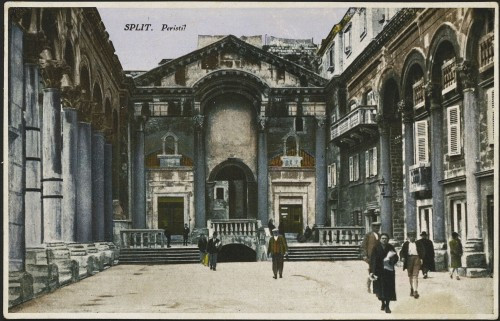 Split. Peristil