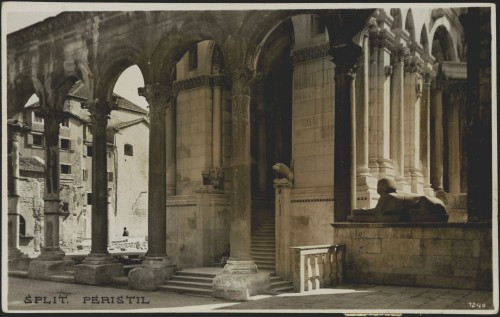 Split. Peristil
