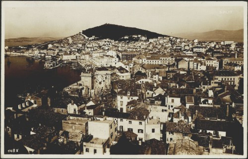 Split : [panorama]
