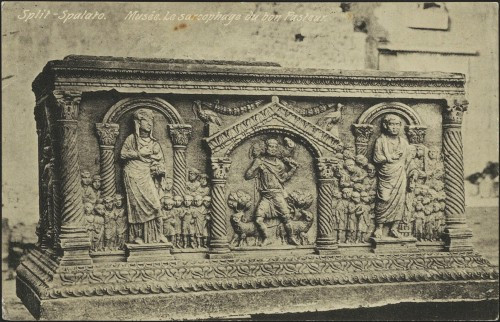 Split - Spalato : Musée. La sacrophage du bon Pasteur