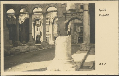 Split : Peristil