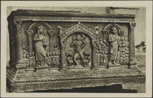 Spljet - Spalato. Musée Archéologique. Le sarcophage du Bon Pasteur