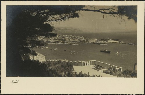 Split : [Pogled s Marjana na luku]