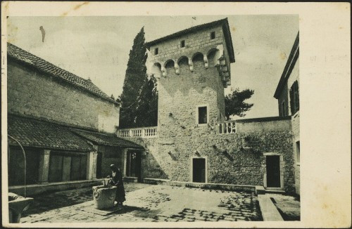 Split : dvorište franjevačkog manastira u Poljudu